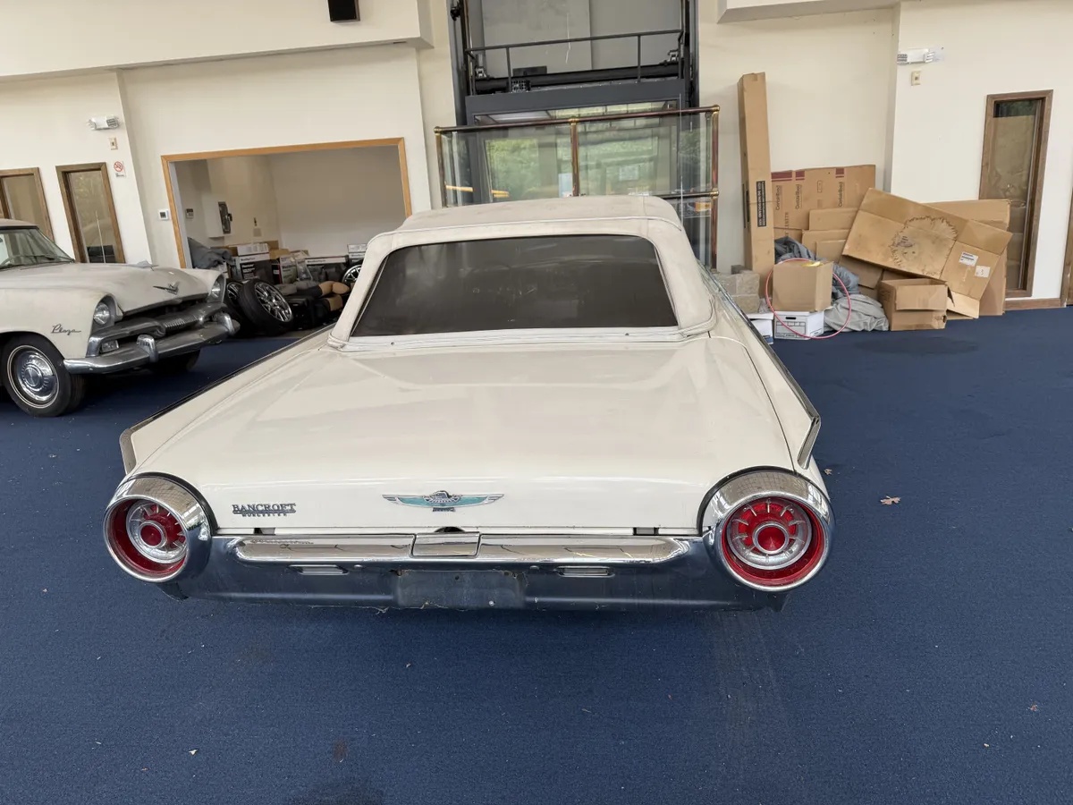 Ford-Thunderbird-1963-White-Black-3