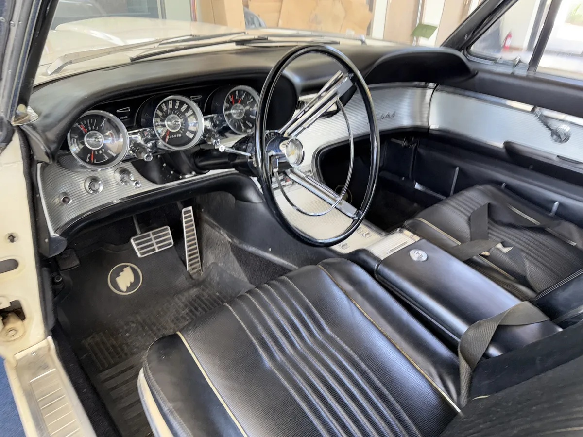 Ford-Thunderbird-1963-White-Black-4