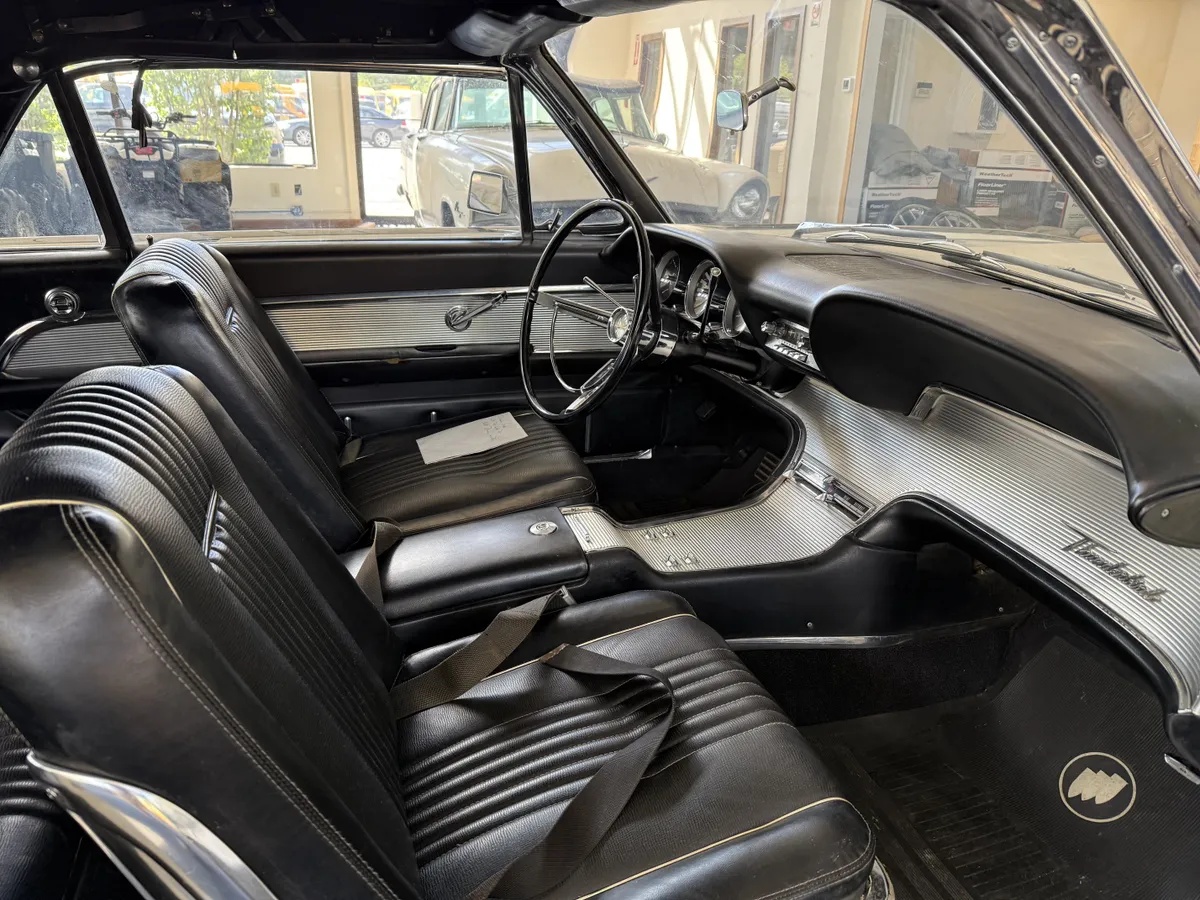 Ford-Thunderbird-1963-White-Black-6