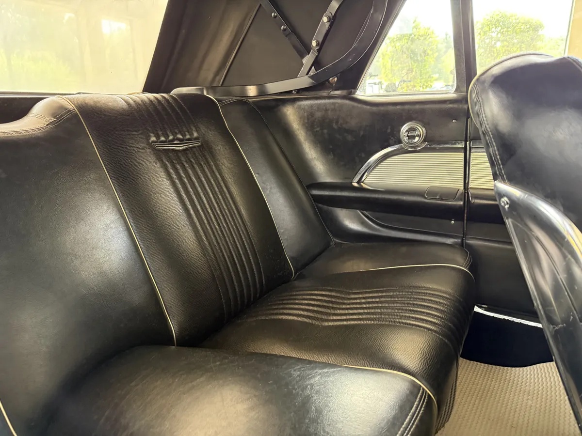 Ford-Thunderbird-1963-White-Black-8