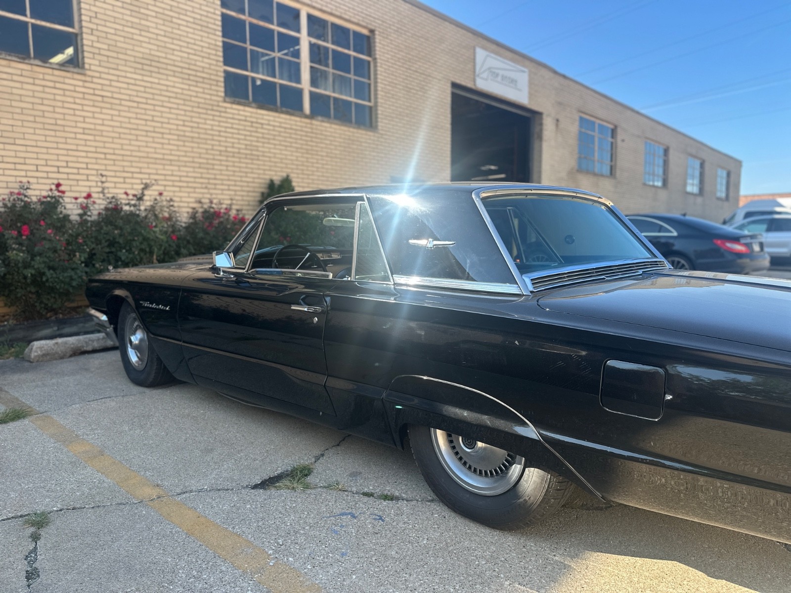 Ford-Thunderbird-1964-Hardtop-12