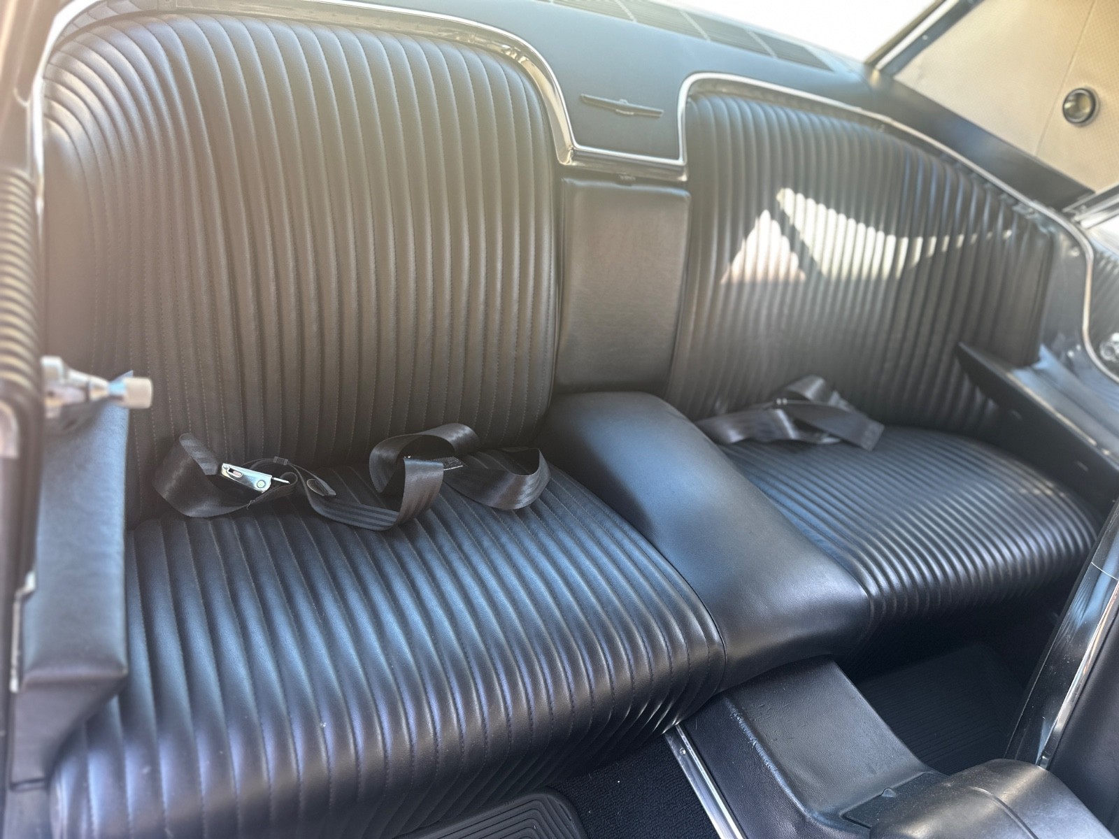 Ford-Thunderbird-1964-Hardtop-17
