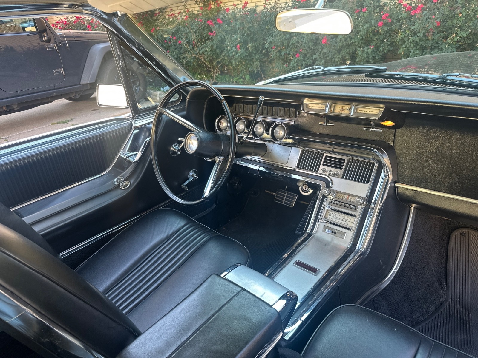 Ford-Thunderbird-1964-Hardtop-19