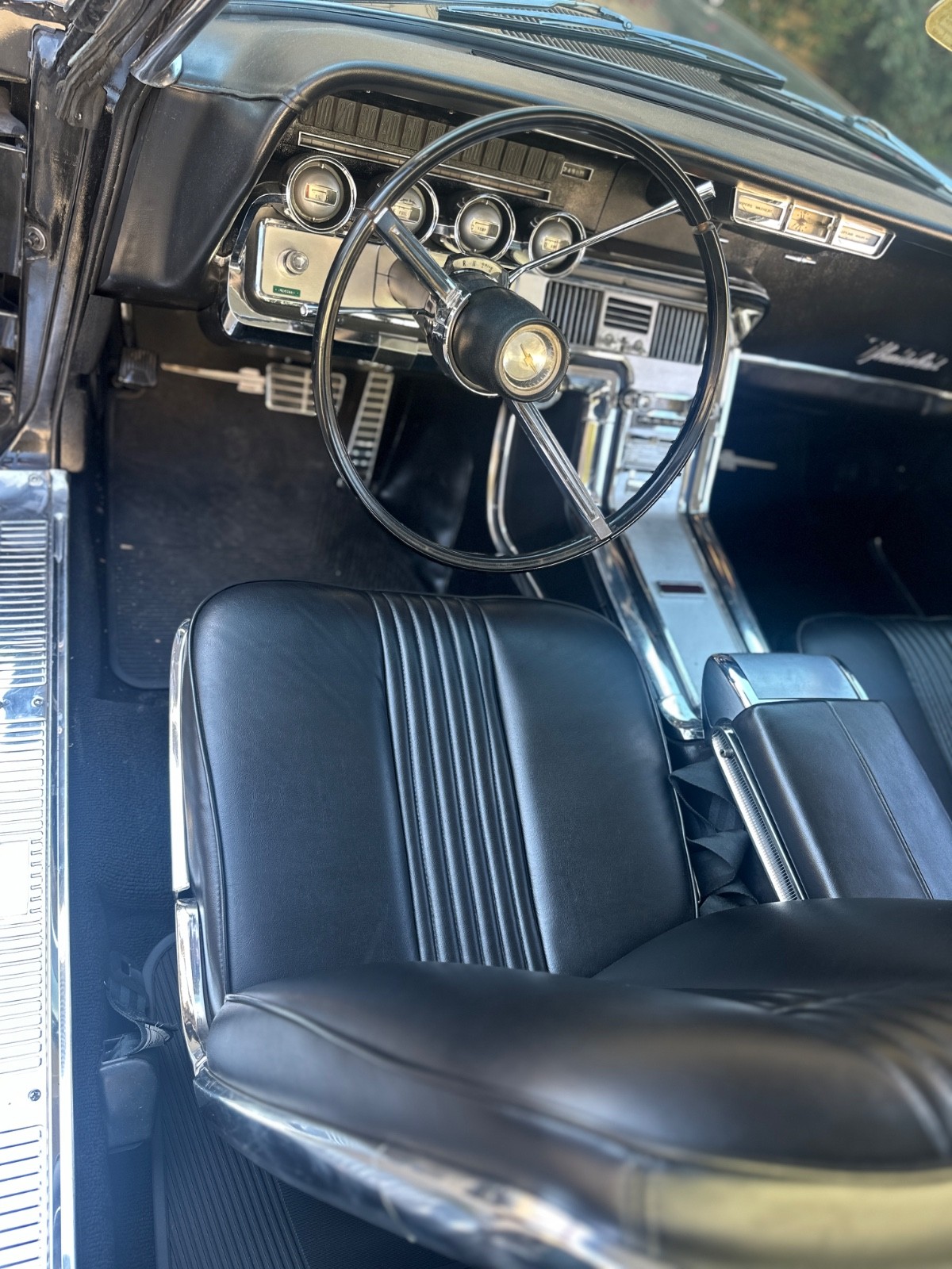 Ford-Thunderbird-1964-Hardtop-25