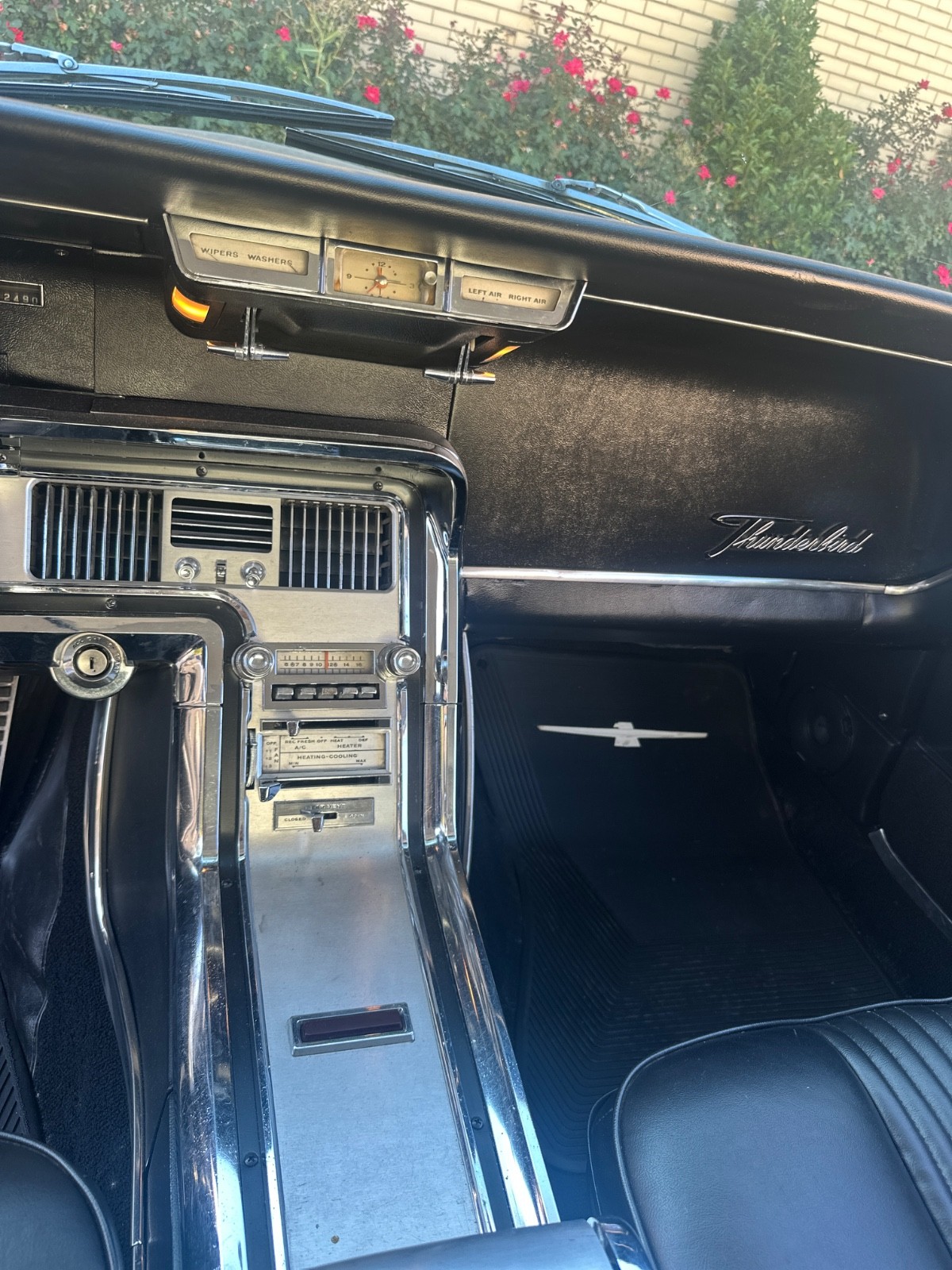 Ford-Thunderbird-1964-Hardtop-26