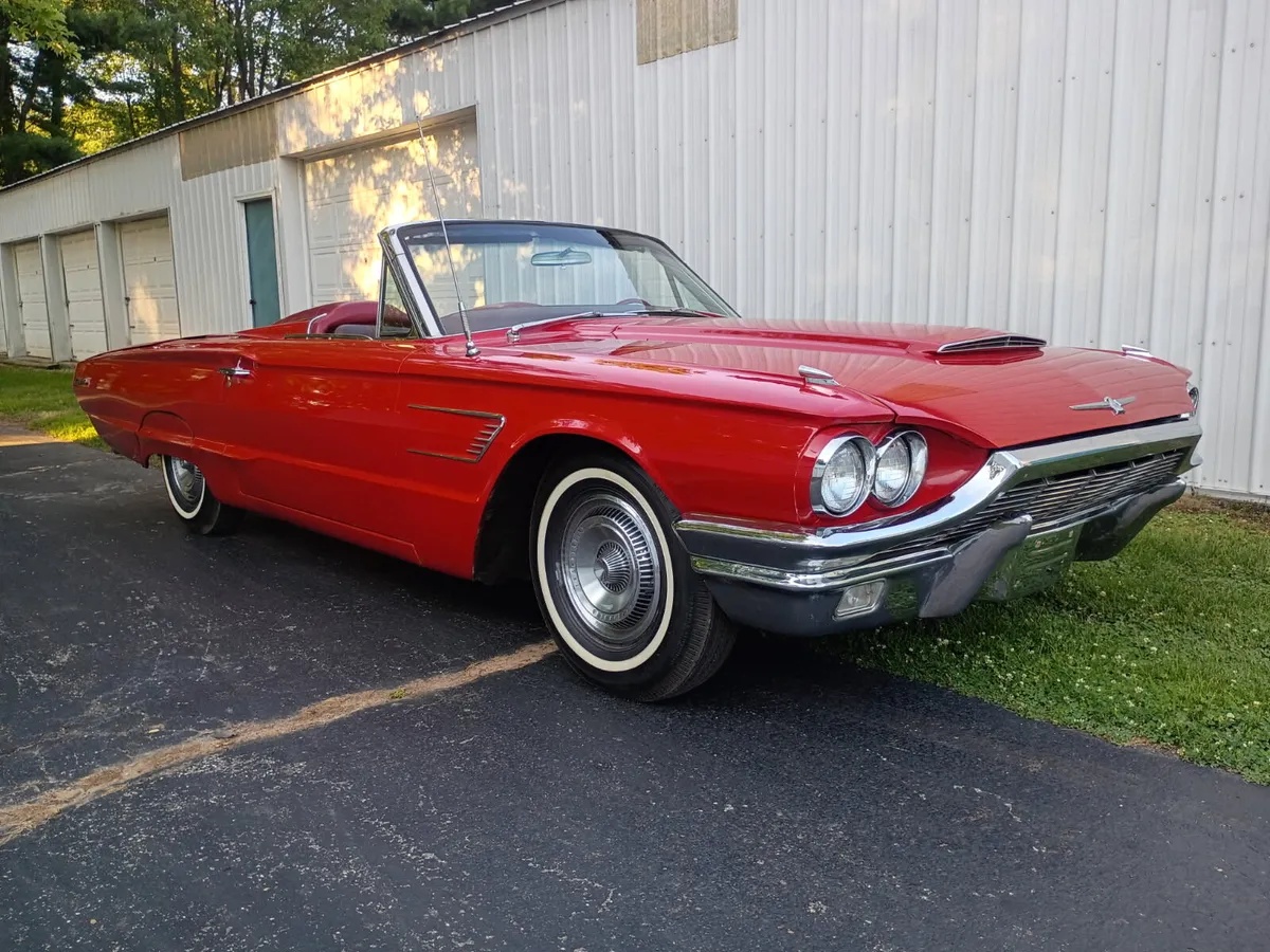 Ford-Thunderbird-1965-1