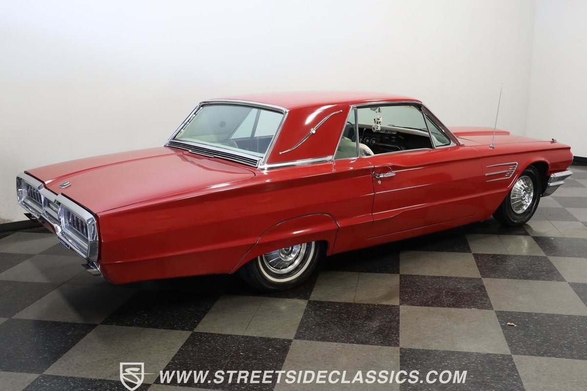 Ford-Thunderbird-1965-Coupe-11