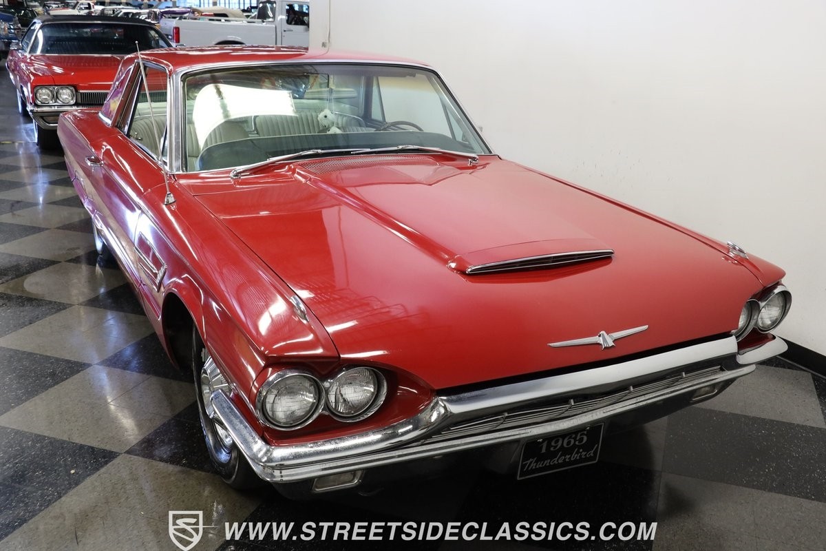 Ford-Thunderbird-1965-Coupe-14