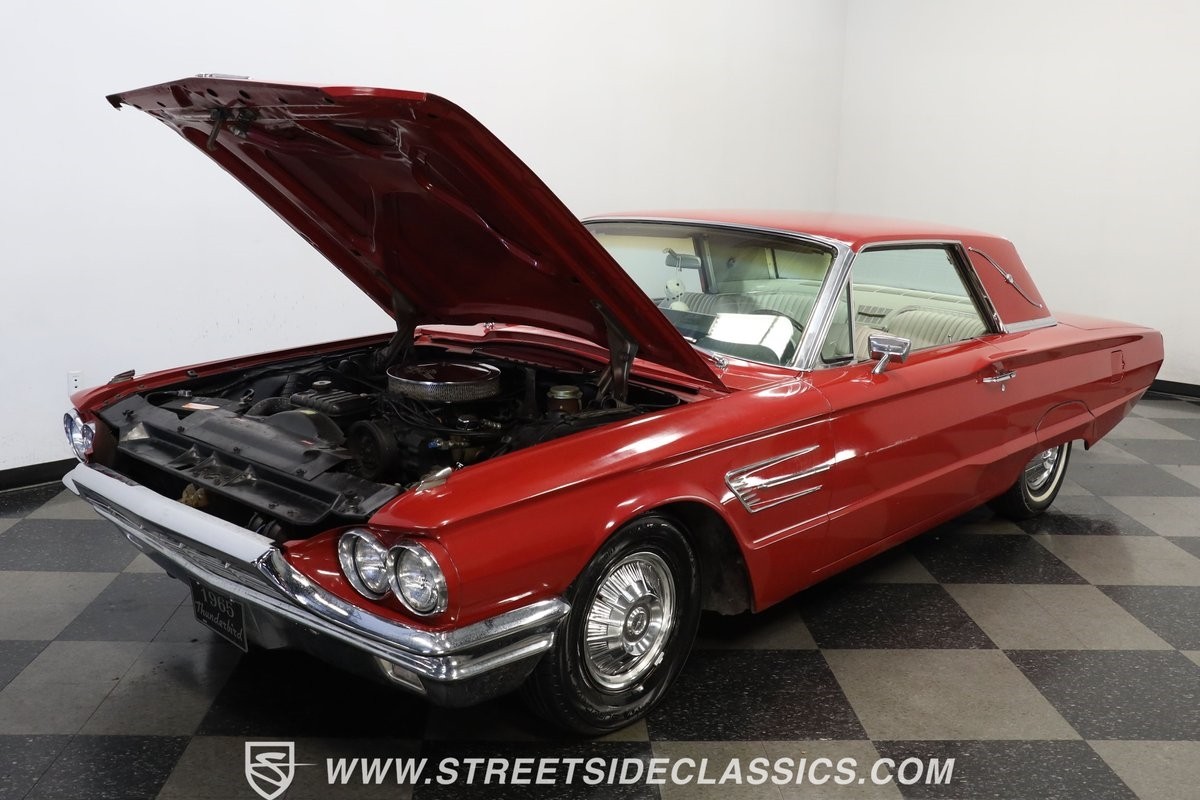Ford-Thunderbird-1965-Coupe-29