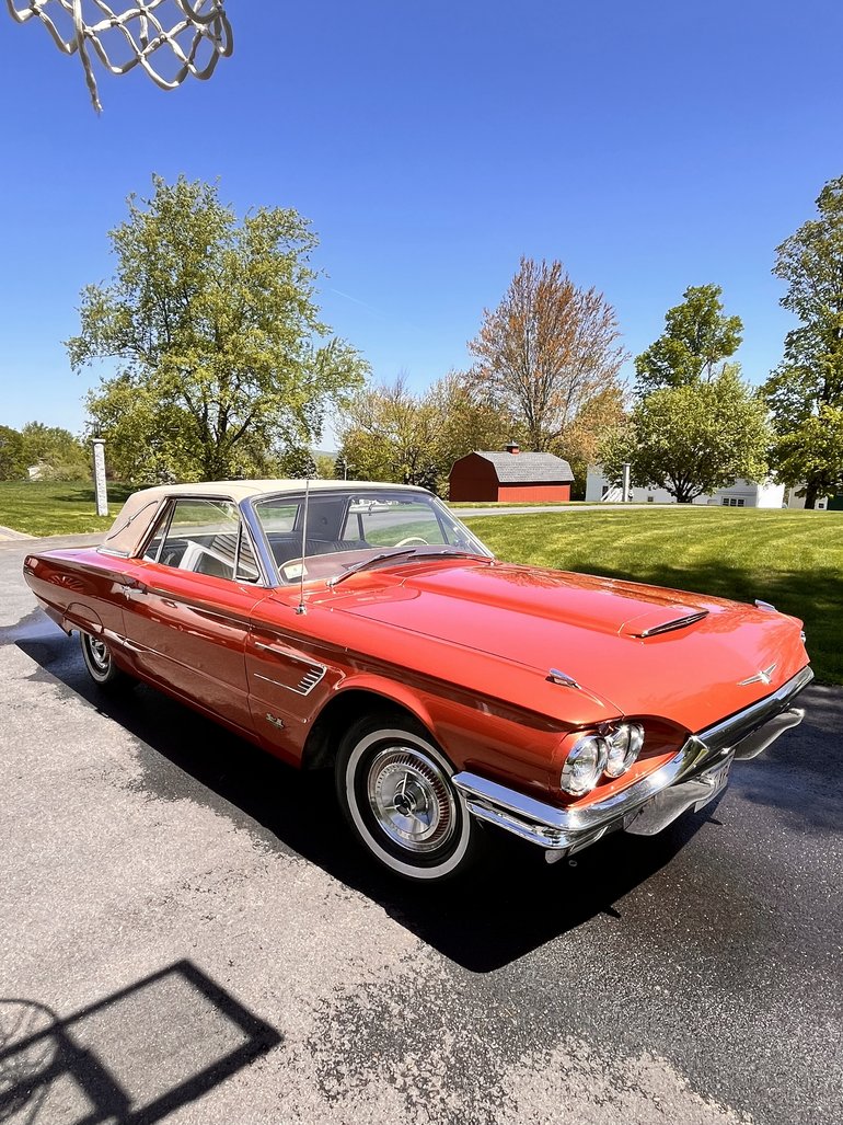 Ford-Thunderbird-1965-Red-Orange-Light-Tan