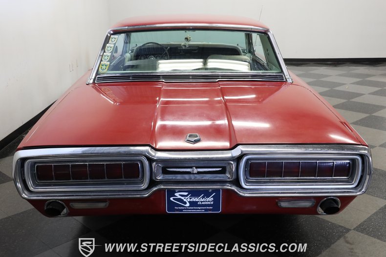 Ford-Thunderbird-1965-Vintage-Burgundy-White-10