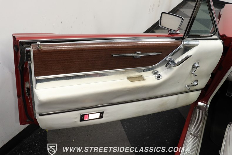 Ford-Thunderbird-1965-Vintage-Burgundy-White-3