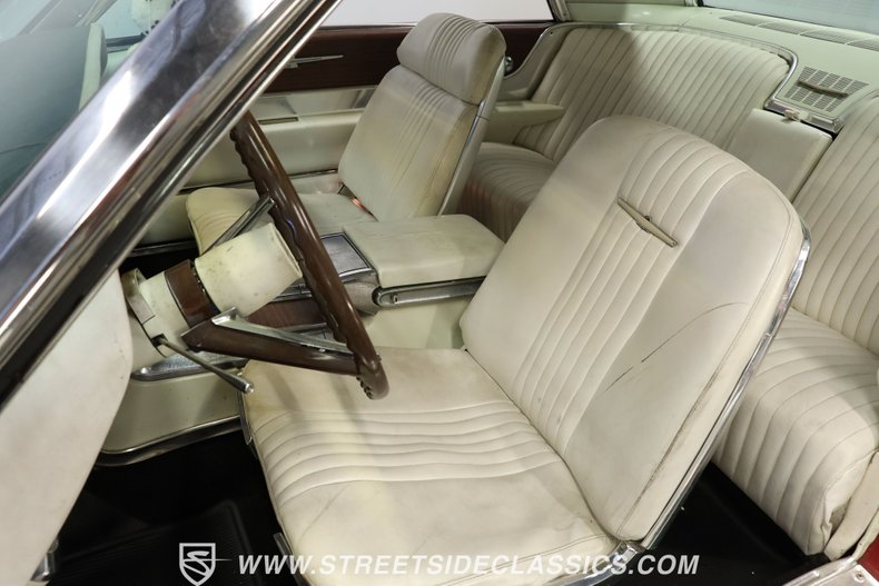 Ford-Thunderbird-1965-Vintage-Burgundy-White-37