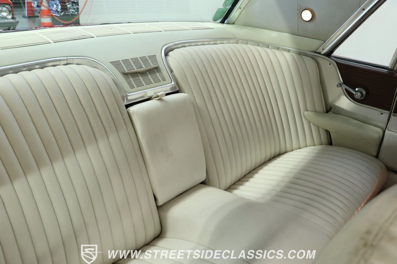 Ford-Thunderbird-1965-Vintage-Burgundy-White-39