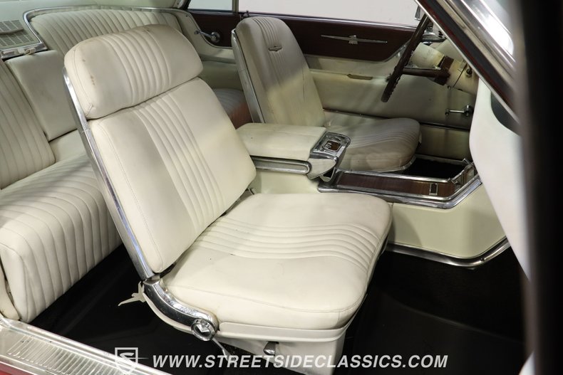 Ford-Thunderbird-1965-Vintage-Burgundy-White-40