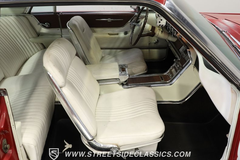 Ford-Thunderbird-1965-Vintage-Burgundy-White-41