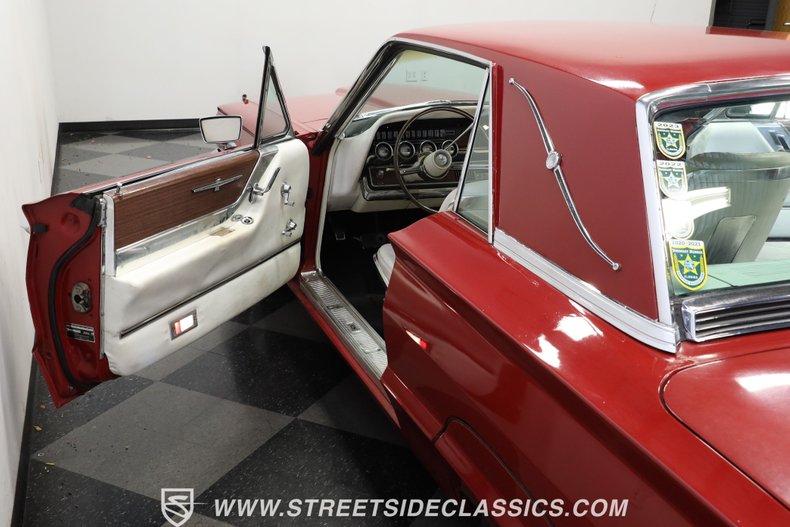 Ford-Thunderbird-1965-Vintage-Burgundy-White-48