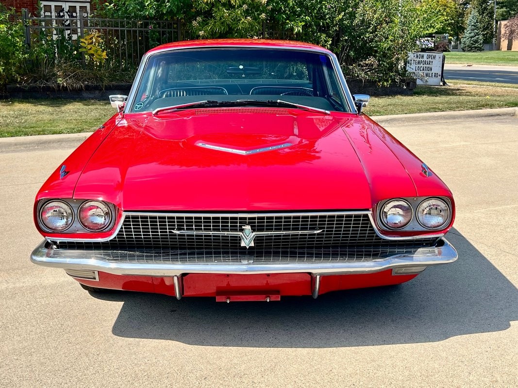 Ford-Thunderbird-1966-Coupe-1