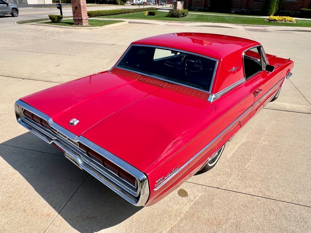 Ford-Thunderbird-1966-Coupe-11