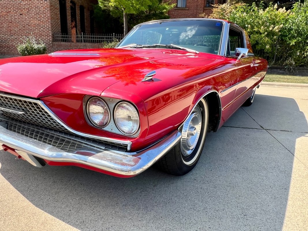 Ford-Thunderbird-1966-Coupe-14