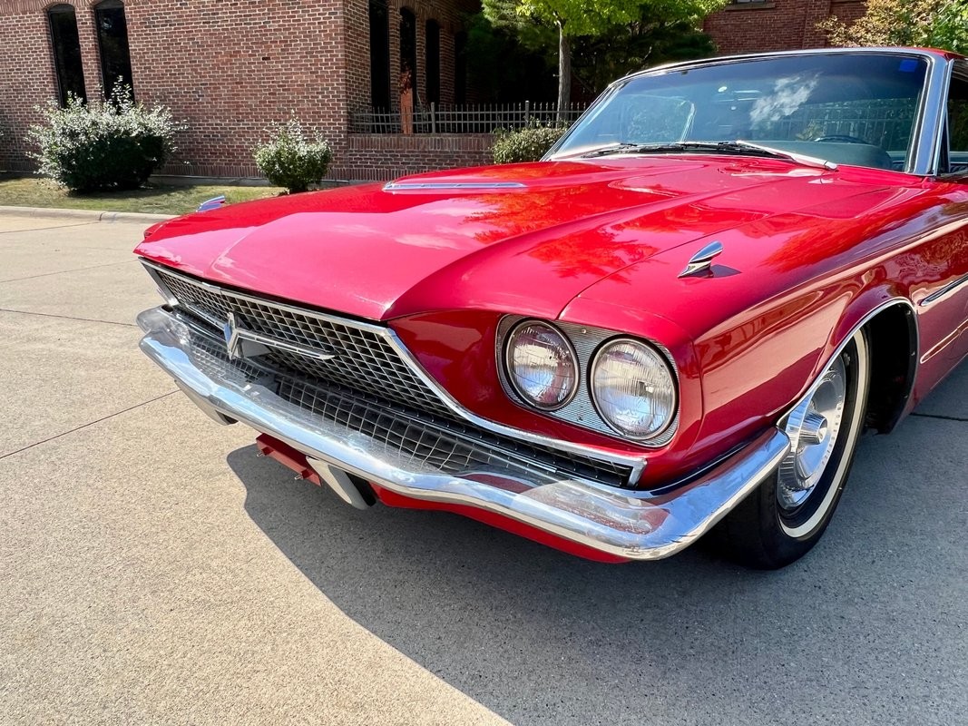 Ford-Thunderbird-1966-Coupe-15