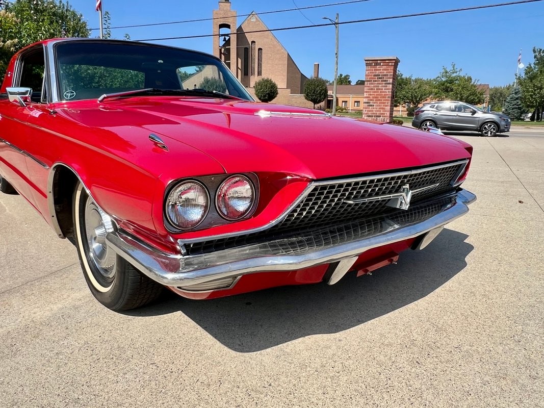 Ford-Thunderbird-1966-Coupe-16