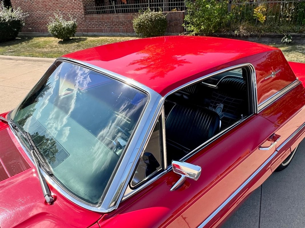 Ford-Thunderbird-1966-Coupe-24