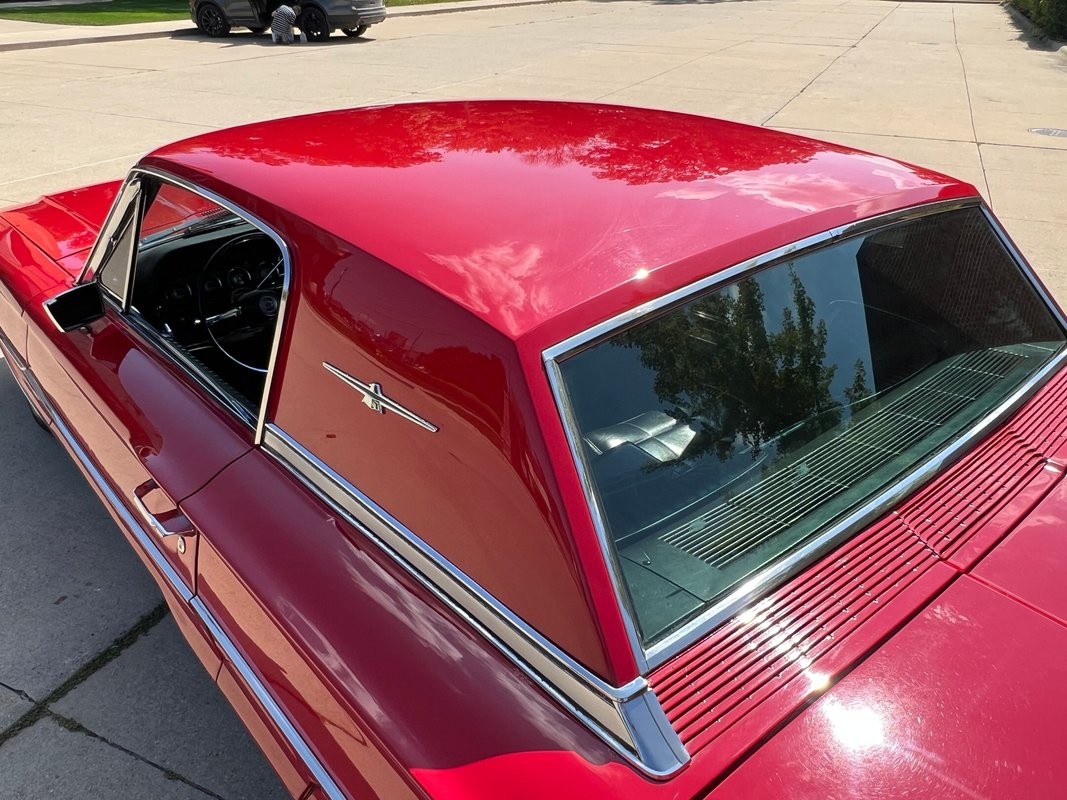 Ford-Thunderbird-1966-Coupe-26
