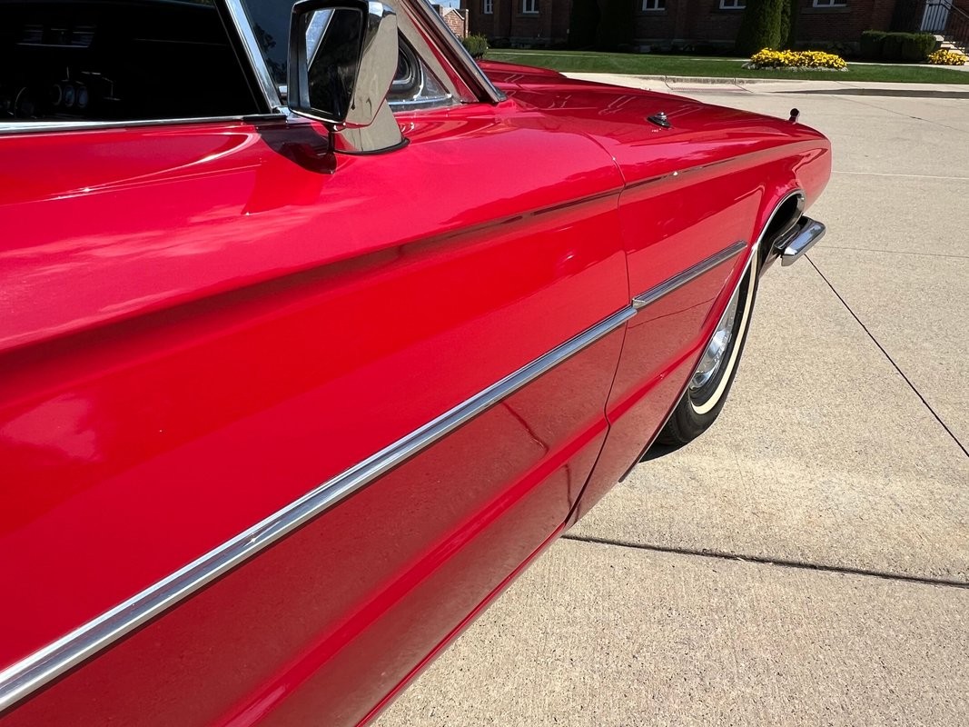 Ford-Thunderbird-1966-Coupe-28