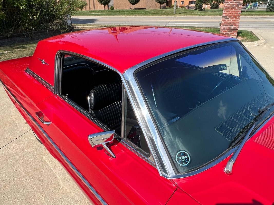 Ford-Thunderbird-1966-Coupe-30
