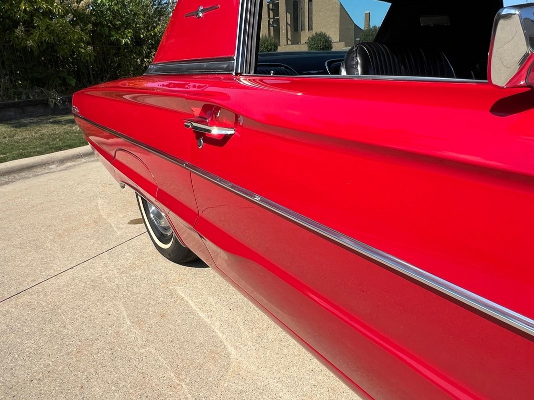 Ford-Thunderbird-1966-Coupe-31