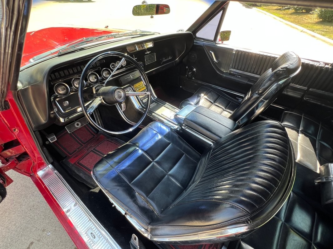 Ford-Thunderbird-1966-Coupe-38