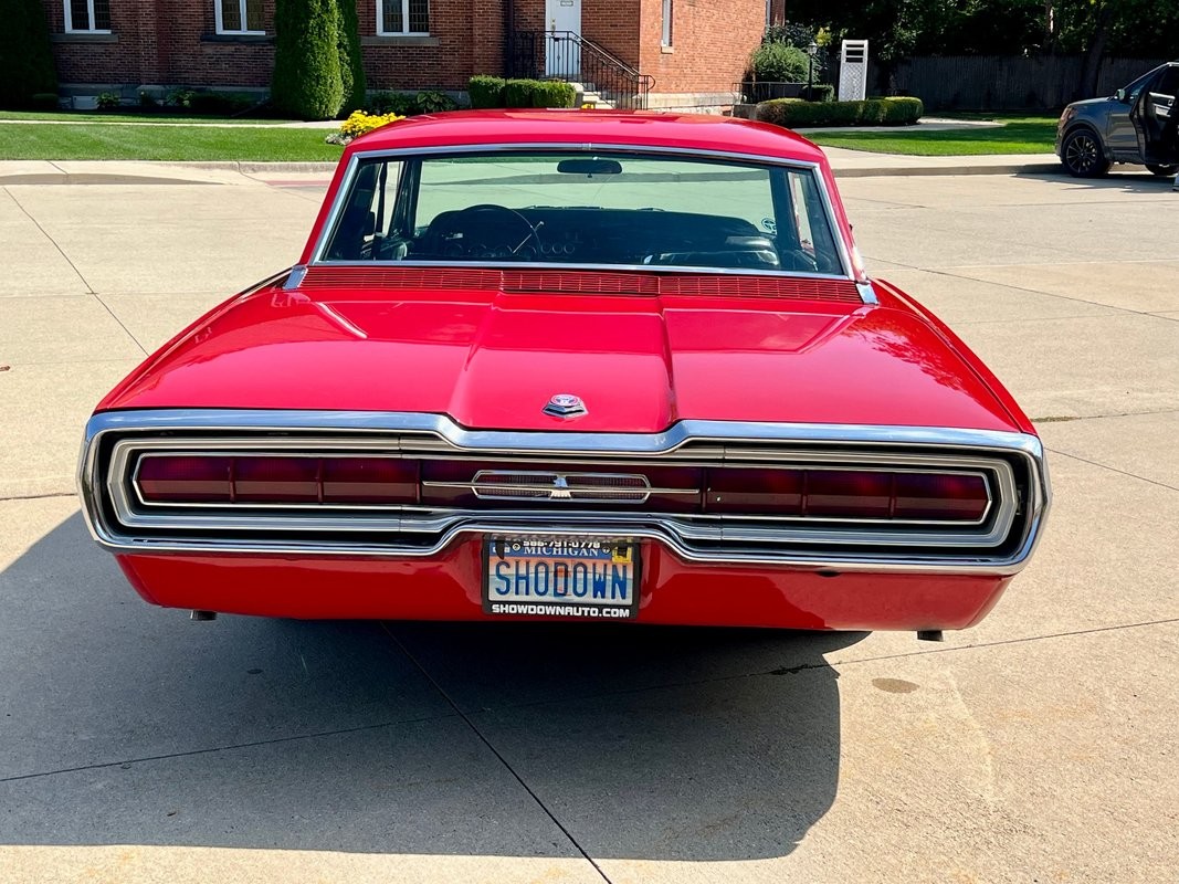 Ford-Thunderbird-1966-Coupe-5