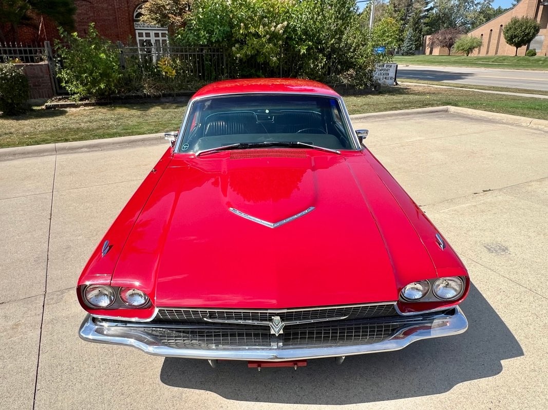 Ford-Thunderbird-1966-Coupe-9