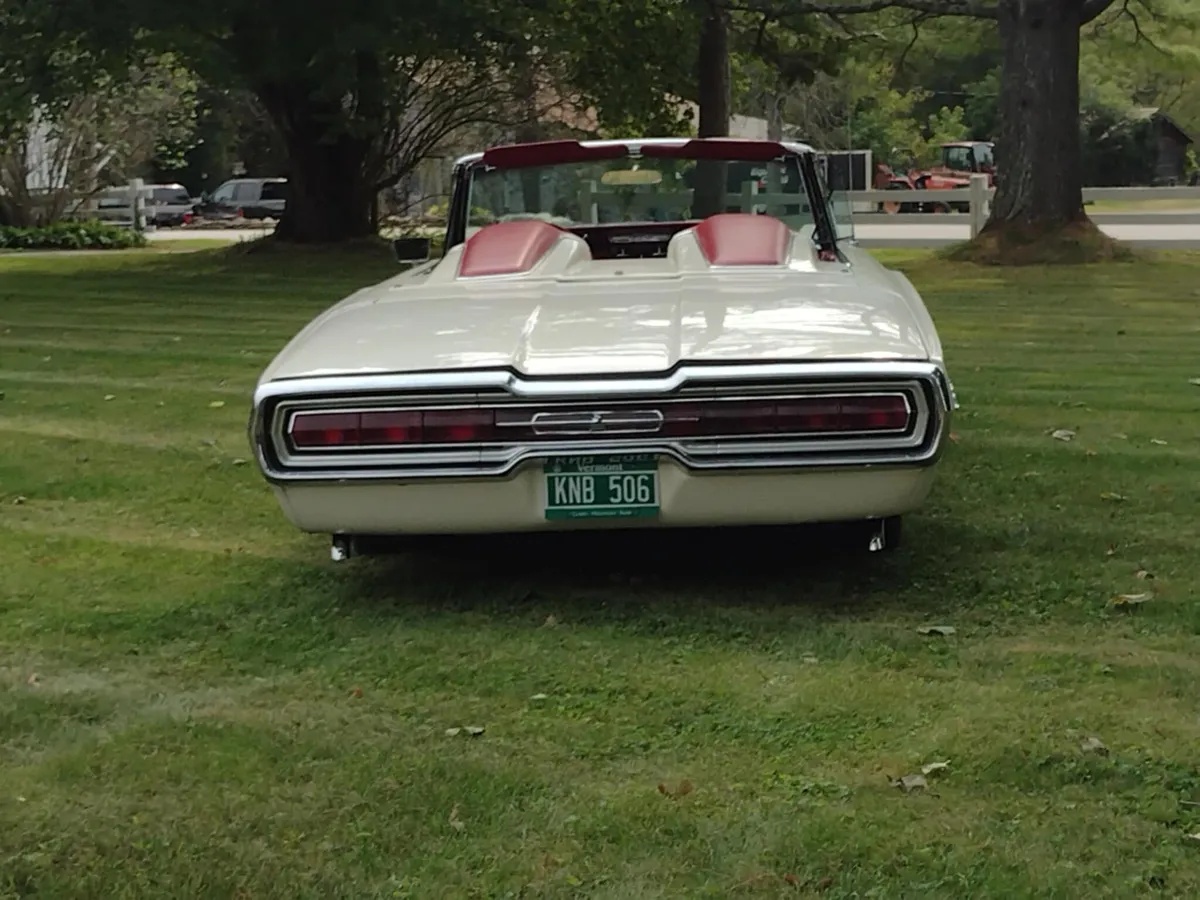 Ford-Thunderbird-1966-White-Red-19