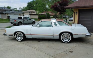 Ford-Thunderbird-1978-White-White