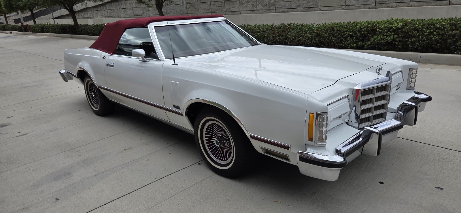 Ford-Thunderbird-1979-9