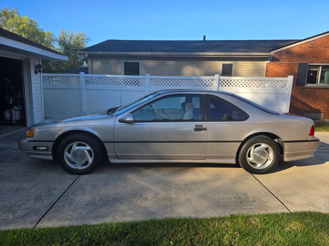 Ford-Thunderbird-1989-Coupe-1