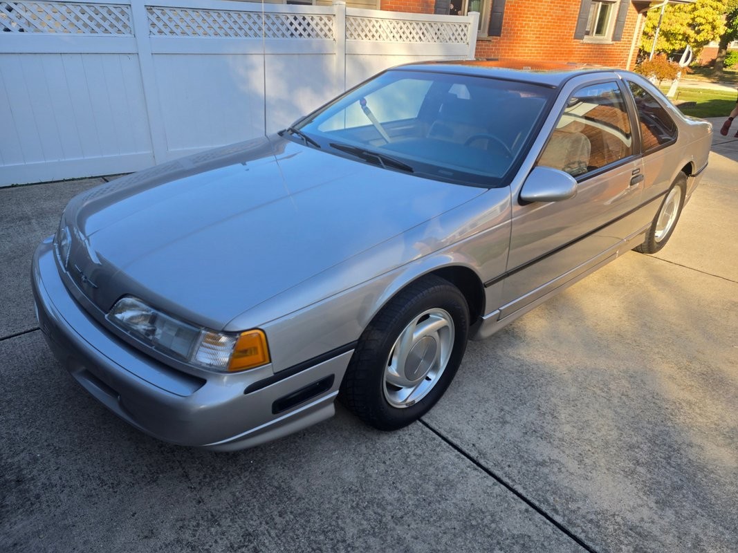 Ford-Thunderbird-1989-Coupe-10
