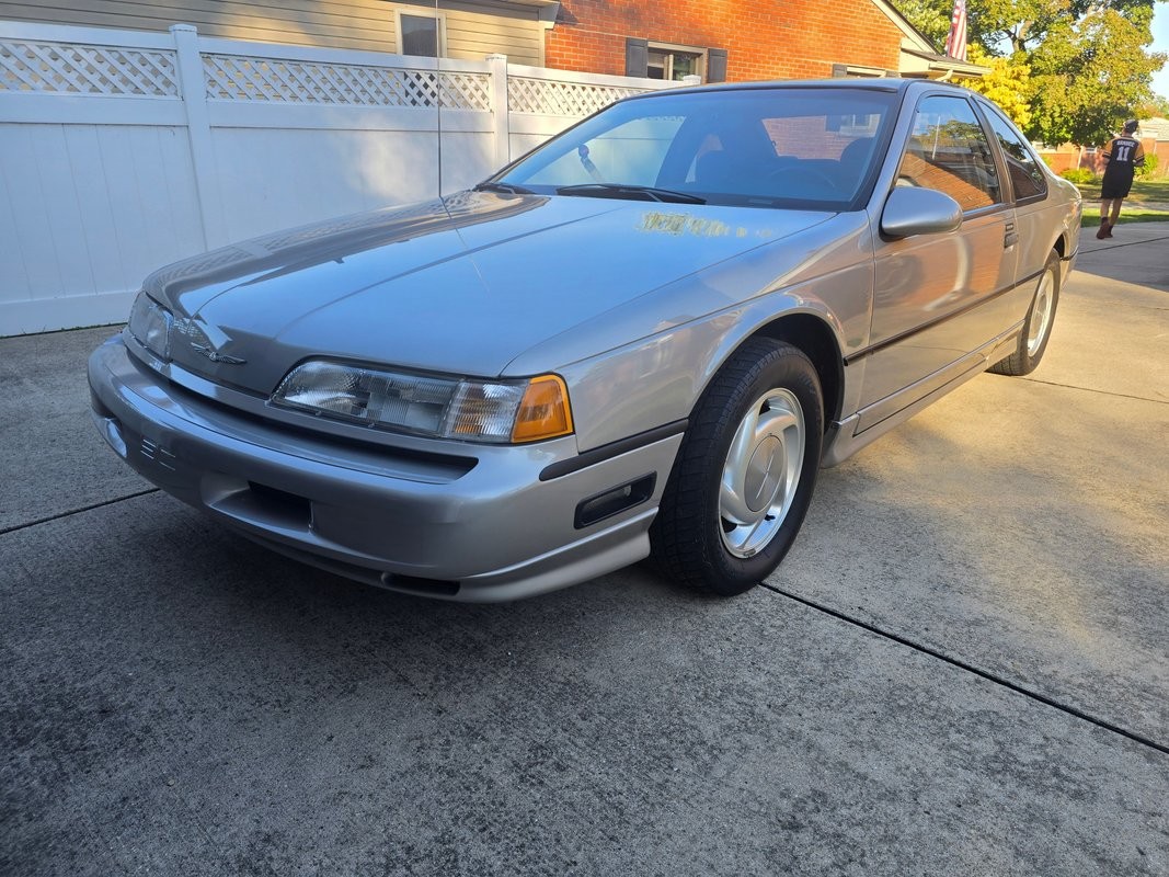 Ford-Thunderbird-1989-Coupe-11