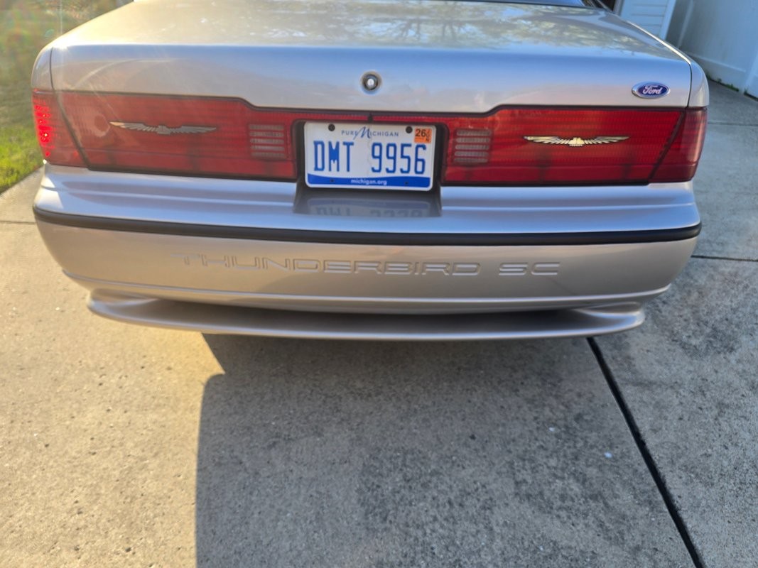 Ford-Thunderbird-1989-Coupe-13