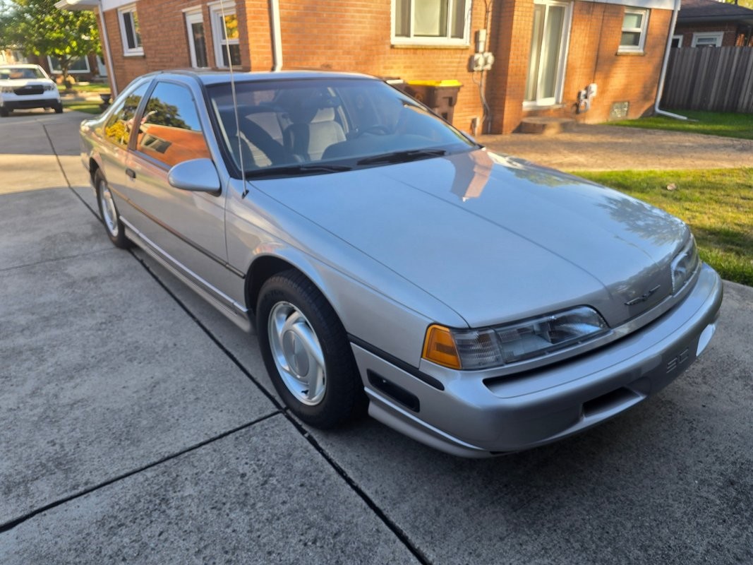 Ford-Thunderbird-1989-Coupe-2