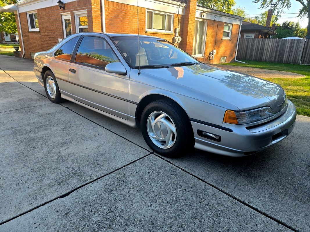 Ford-Thunderbird-1989-Coupe-3