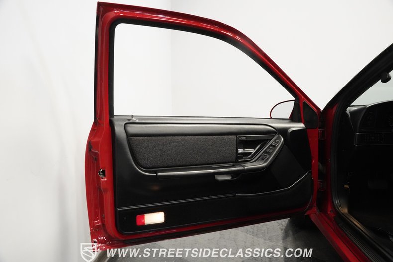 Ford-Thunderbird-1992-Bright-red-clearcoat-Black-41