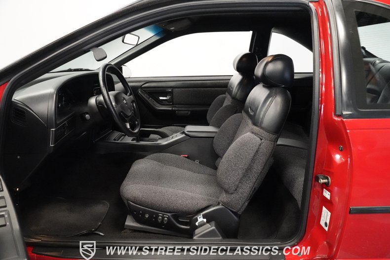 Ford-Thunderbird-1992-Bright-red-clearcoat-Black-42