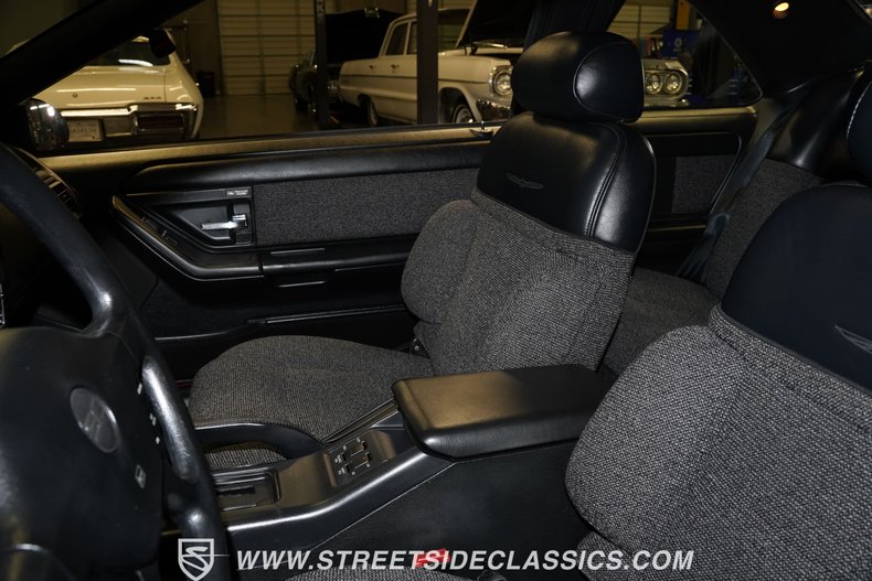 Ford-Thunderbird-1992-Bright-red-clearcoat-Black-7