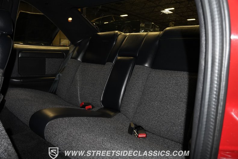 Ford-Thunderbird-1992-Bright-red-clearcoat-Black-8