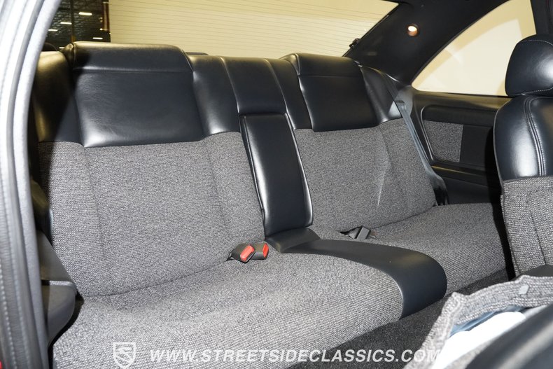 Ford-Thunderbird-1992-Bright-red-clearcoat-Black-9