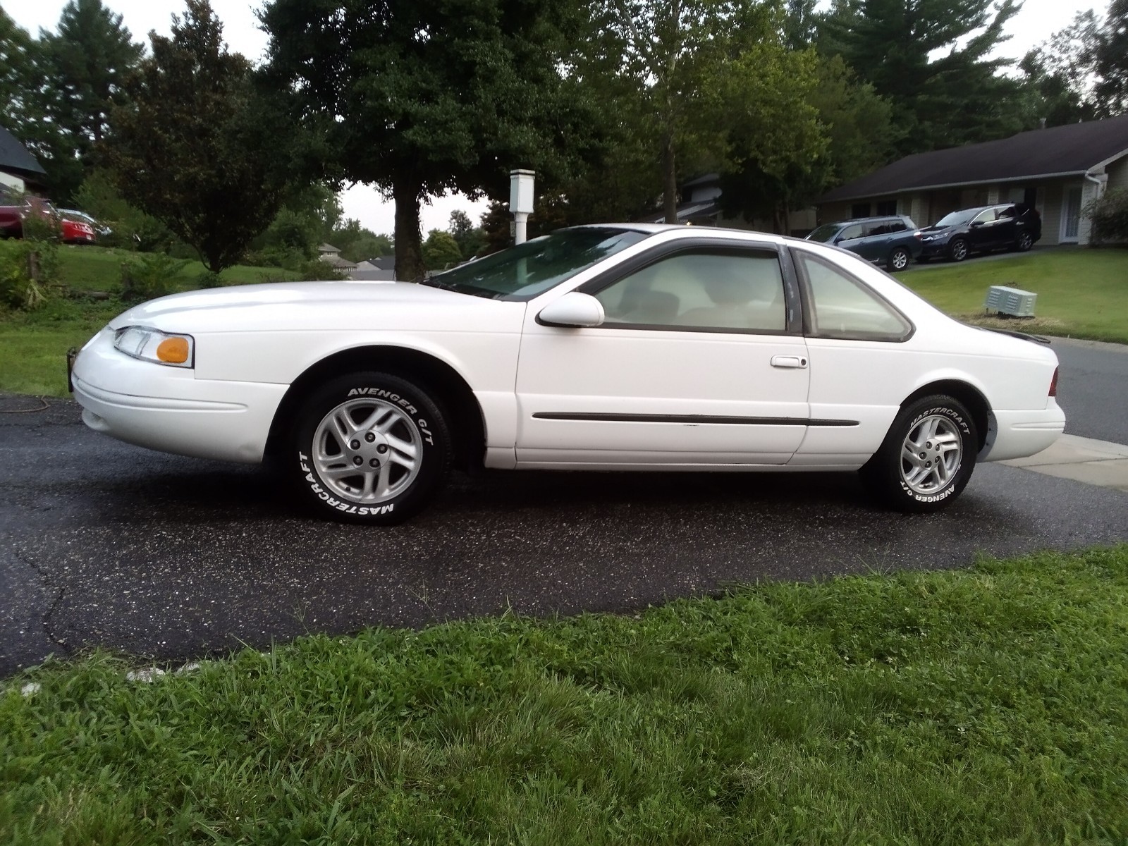 Ford-Thunderbird-1996-2