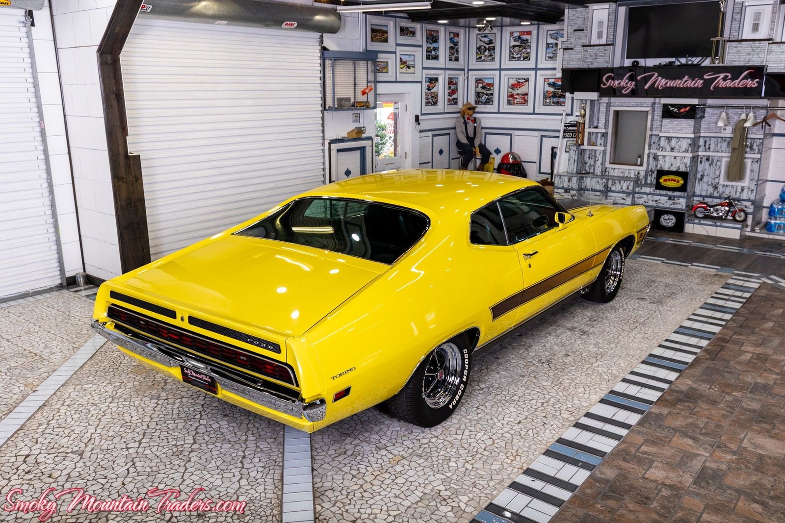 Ford-Torino-1971-23